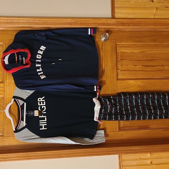COPY - Tommy Hilfiger tops and bottom - Picture 1 of 4